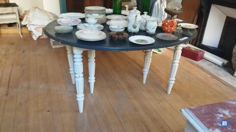 Image Vide maison objets vintage en face de la mairie (photo 1)