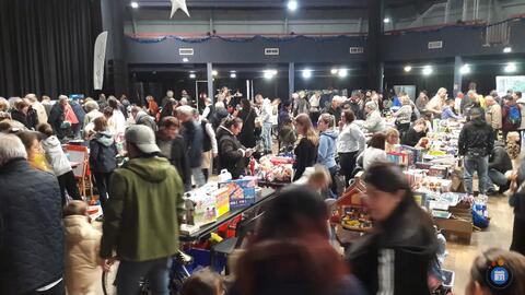 Image Braderie Jeux, jouets, livres (photo 1)