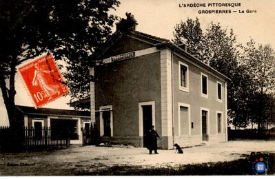 Image Vide grenier de la place de la gare Grospierres Ardèche (photo 1)
