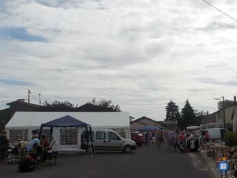 Image 17ème brocante vide grenier (photo 1)