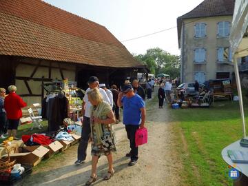 Image VIDE GRENIER (photo 1)