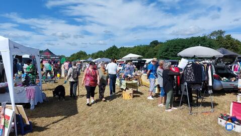 Image Vide grenier du Roudier - Marché gourmand à midi (photo 1)