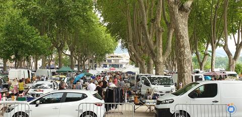 Image brocante....vide-grenier....marché artisanal (photo 1)