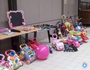 Image Bourse aux jouets, matériel de puériculture, tenue de ski (photo 1)