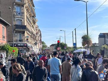Image Vide Grenier / Gare de la Garenne Colombes (photo 1)