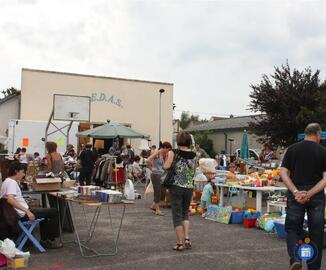 Image 26 -ème VIDE GRENIER (photo 1)