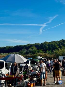 Image Vide - Grenier du dimanche Parking RELAIS DES CHASSEURS : nouvelle organisation (photo 1)