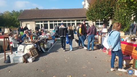 Image Brocante d'automne à Labbeville (photo 1)