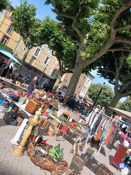Image Marché aux puces et à la brocante (photo 1)