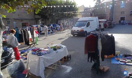 Image vide grenier des mains agiles de malijai (photo 1)