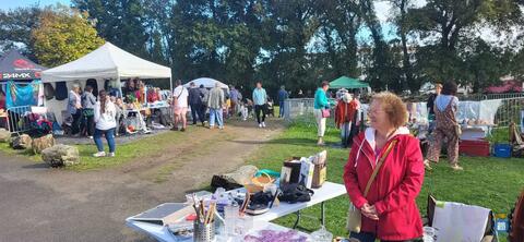 Image VIDE GRENIER (photo 1)