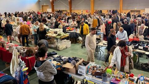Image VIDE GRENIER (photo 1)