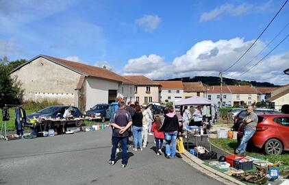 Image Vide grenier à Marthille (57) (photo 1)