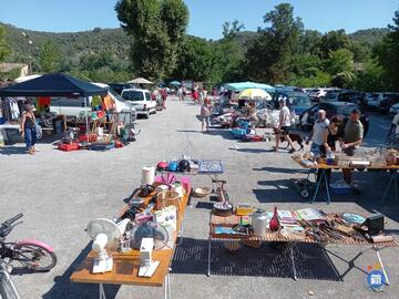 Image Vide grenier (photo 1)