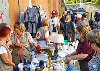 Image vide grenier d'automne (photo 1)