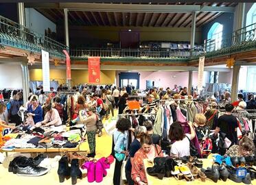 Image 16 ème Vide Dressing Caritatif des Copines (photo 1)