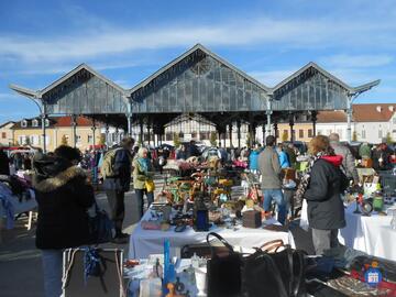 Image Vide grenier, Brocante, Collections (photo 1)