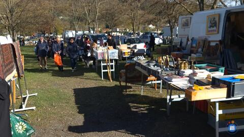 Image Nouvelle Grande brocante - Vide-grenier du 11 Novembre (photo 1)