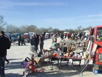 Image GRAND VIDE GRENIER (photo 1)