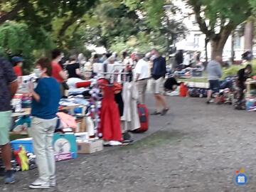 Image Le véritable vide-grenier de Jayan (photo 1)