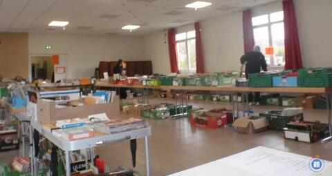 Image boures aux livres, DVD, jeux de société (photo 1)