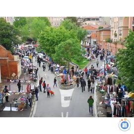 Image Vide grenier de la Calandreta Garoneta d'automne (photo 1)