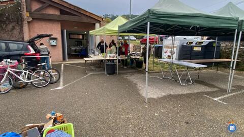 Image Vide grenier (photo 1)