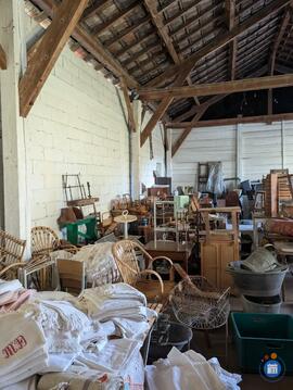 Image Vide dépôt de brocante (photo 1)