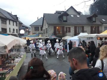 Image MARCHE DE NOËL - PONT DU FOSSÉ (photo 1)