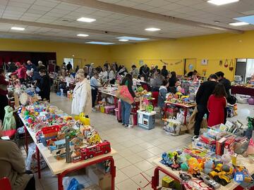 Image Bourse aux jouets, jeux et vêtements (photo 1)
