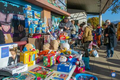 Image Vide grenier jeux jouets, livres et materiel enfance (photo 1)