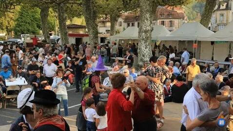 Image VIDE GRENIER / BROCANTE 30ème Fête de l'Automne (photo 1)