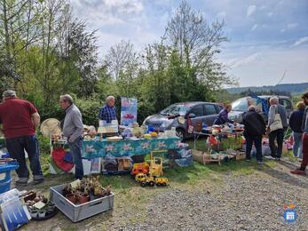 Image Vide Grenier au Camping la Forêt du Morvan (photo 1)