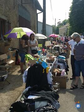 Image Grand vide grenier annuel (photo 1)