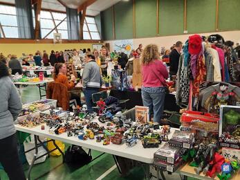 Image Brocante vide-grenier des Ajoncs d'Or et des Genets (photo 1)