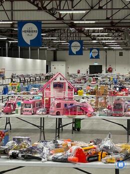 Image Bourse aux jouets, livres et matériel de puériculture (photo 1)