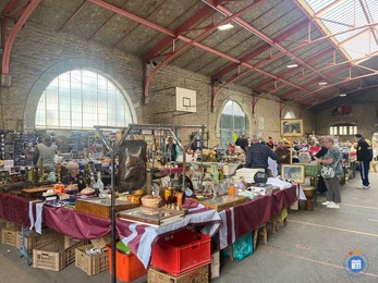 Image Brocante collections puces (photo 1)