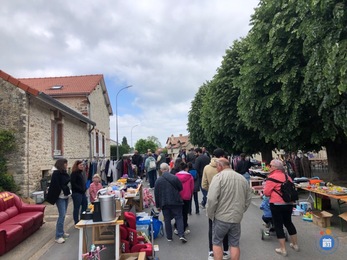Image Vide grenier (photo 1)