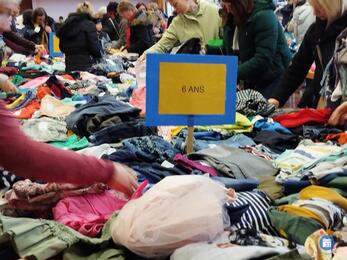 Image Bourse vêtements enfants (0-14 ans) et matériel puériculture (photo 1)