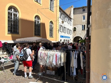 Image Grand vide Grenier (photo 1)