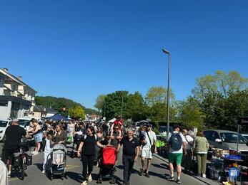 Image Vide grenier géant (photo 1)