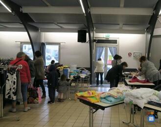 Image bourse aux vêtements d'été et matériel de puériculture (photo 1)