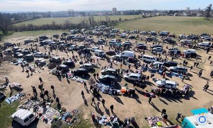 Image GRAND marché aux puces hippodrome de Roberty (photo 1)