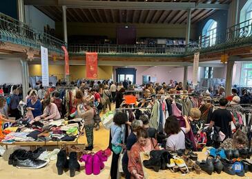 Image 16 ème Vide Dressing des Copines (photo 1)