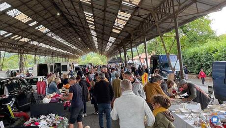 Image grand vide grenier (photo 1)