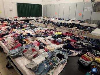 Image Bourse vetements d'été enfants et femmes (photo 1)