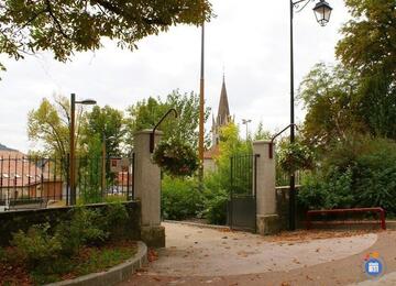 Image Vide grenier FAMILLES RIRALES au jardin public (photo 1)