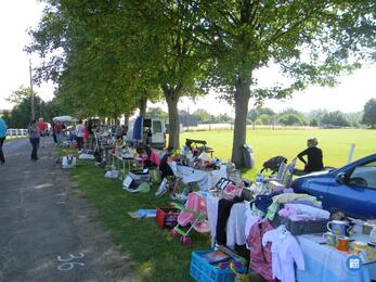 Image Grande brocante annuelle d'ÉCLY (photo 1)