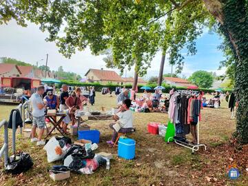 Image Vide grenier (photo 1)