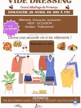 Image Vide dressing vêtements accessoire neufs et occasions (photo 1)